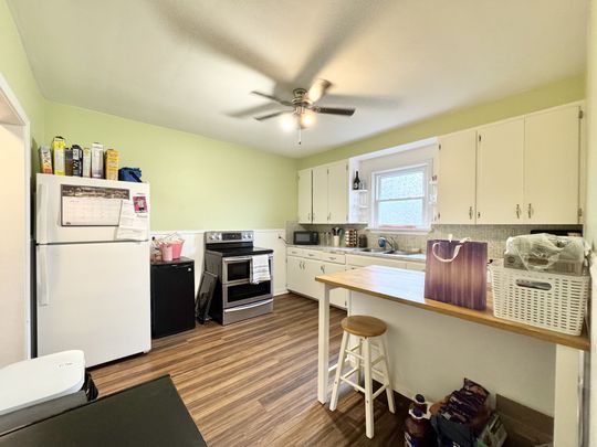 For Lease - 30 Parker Street Unit# UPPER, St. Catharines, Ontario - Photo 1