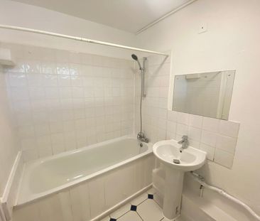 1 Bed Flat, Arnal Crescent, SW18 - Photo 6
