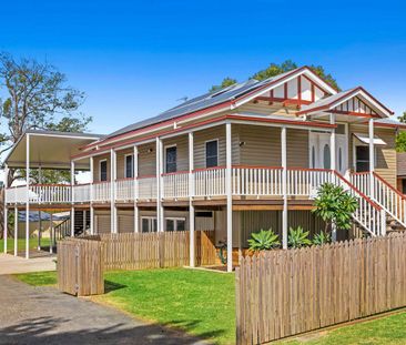 Immaculate Character Home With Stunning Views! - Photo 5