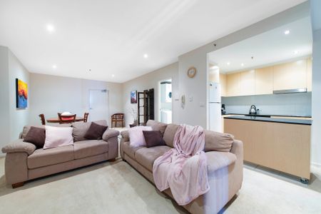 41/3 London Circuit, City ACT 2601 - Apartment For Rent | Domain - Photo 4