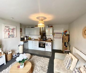 2 bedroom apartment to rent - Photo 4