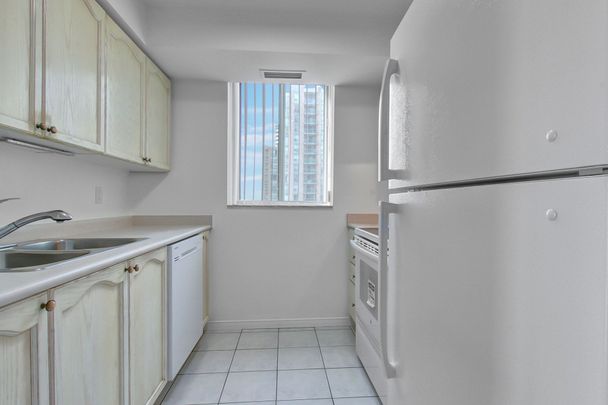 For Lease - 1 Pemberton Avenue Unit# 807, Toronto, Ontario - Photo 1