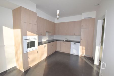 Ruim, recent gelijkvloers appartement in centrum Sint-Denijs-Westerm - Foto 5