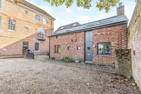 1 bedroom semi-detached house to rent - Photo 3