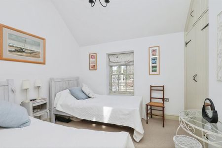 Front Street - Photo 4