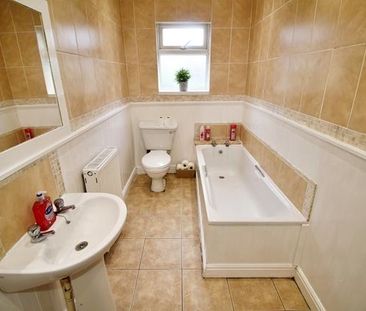 2 bedroom terraced house to rent - Photo 4