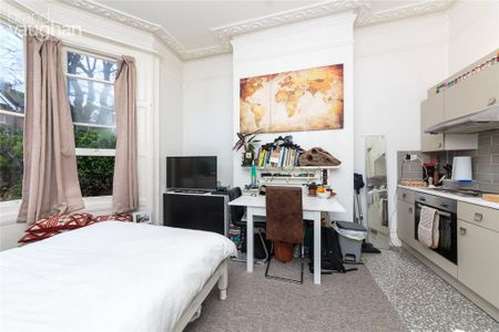 Studio to rent - Photo 3