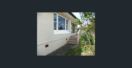 Three bedrooms, two bathrooms and location - Photo 2