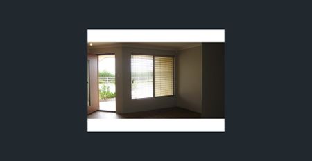 FABULOUS FAMILY HOME - Photo 2