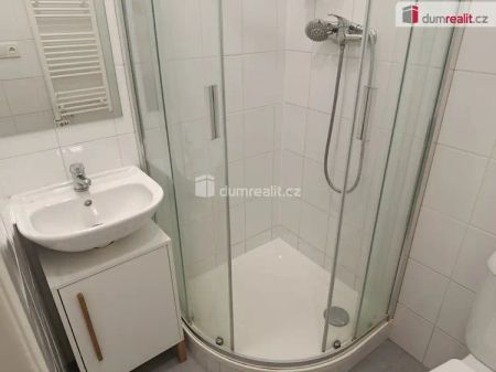 Velmi pěkný byt 1+kk po rekonstrukci, Praha 10 - Vršovice - Фото 2