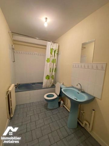 BROU (28160), appartement au rez-de-chaussée comprenant : Entrée sur pièce principale avec ... - Photo 2