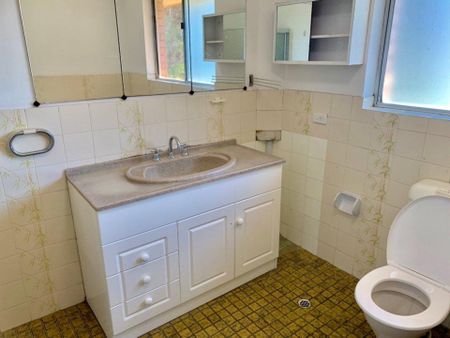 Spacious Full Brick Town House - Photo 2