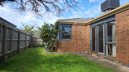 2/29 Mawarra Crescent, Chadstone VIC 3148 - Apartment For Rent | Domain - Photo 2