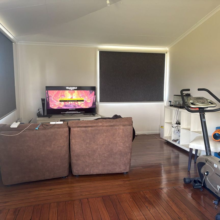 Large Family Home - Photo 1