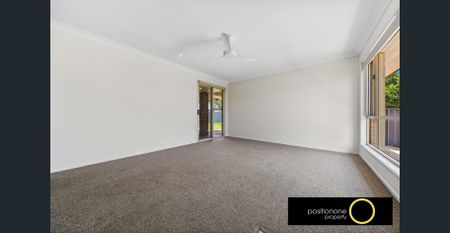 3-Bedroom home with easy access to bus stop in sought-after neighborhood - Photo 2