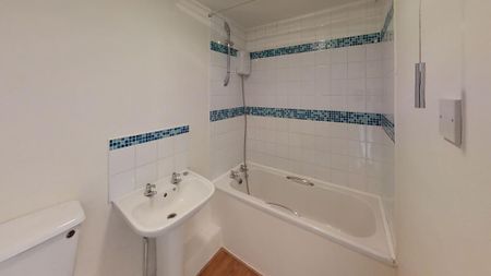 1 bedroom ground floor flat to rent - Photo 5