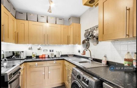 1 bedroom flat to rent - Photo 4