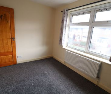 4 Bedroom Mid Terraced House To Rent - Photo 5