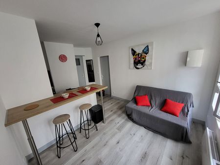 A LOUER STUDIO MEUBLE CENTRE VILLE DE ST QUENTIN 02100. - Photo 4