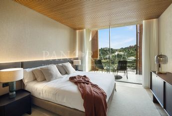 Contemporay villa with five car garage and panoramic sea views in El Madroñal