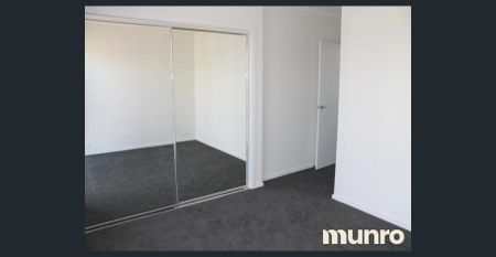 Modern Townhouse - Photo 5