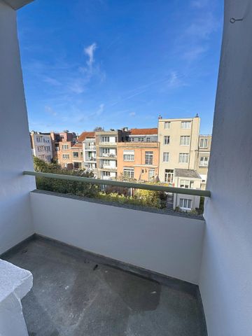 Appartement 1 chambre rénové avec balcon – quartier Juillet/Parc George Henri, Woluwe-Saint-Lambert - Photo 5