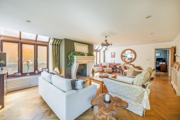 5 bedroom detached house to rent - Photo 1