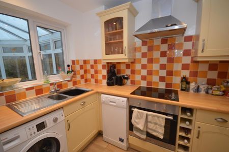 2 bedroom terraced house to rent - Photo 4