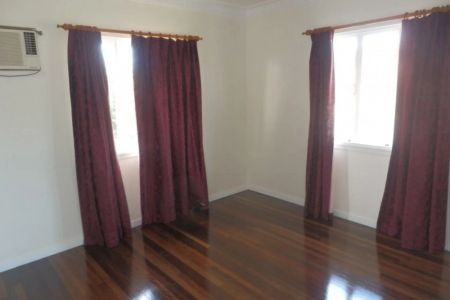 Well-Maintained Three-Bedroom Home in Convenient Carina Location - Photo 2