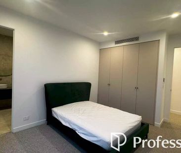 Brand New Luxury Living - Photo 5
