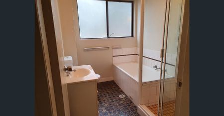 Modern 2-Bedroom Unit in North Parramatta - Photo 2