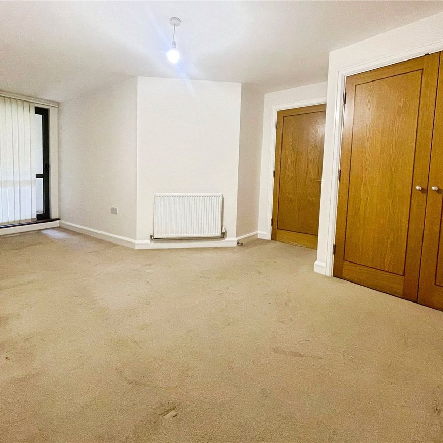 Darville House, Oxford Road East, Windsor, Berkshire, SL4 1EF - Photo 1