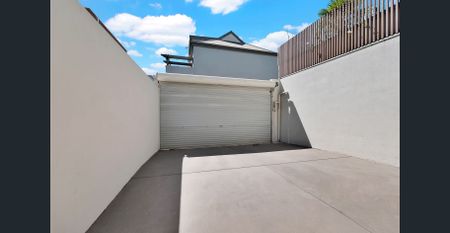 Elegant Period Residence in Prime South Yarra Location - Photo 2