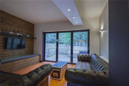 6 bedroom semi-detached house to rent - Photo 3