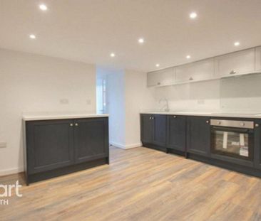 4 bedroom terraced house to rent - Photo 5