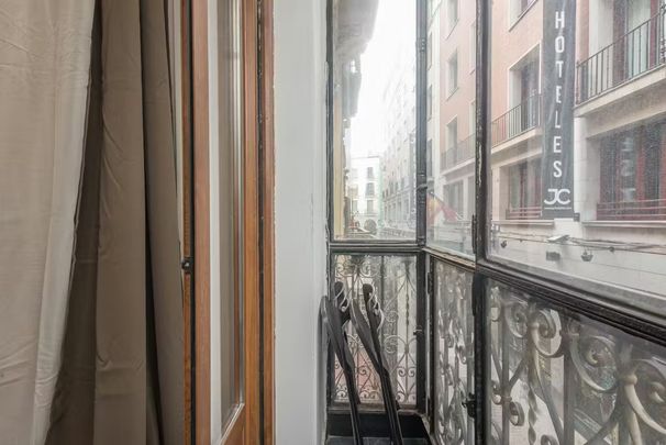 Calle de los Jardines, Madrid, Community of Madrid 28013 - Photo 1