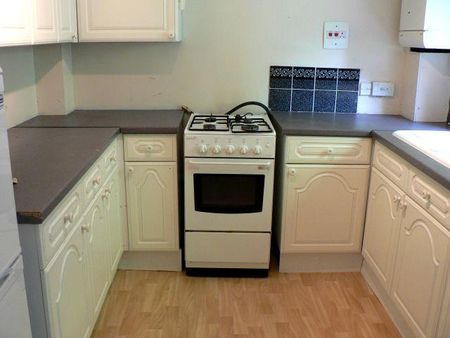 2 bedroom flat to rent - Photo 4