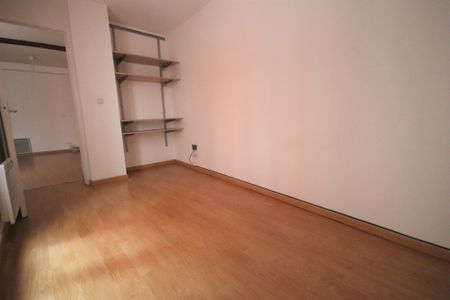 T2 de 49.60 m², rue de St André – Vieux Lille réf 28-002 - Photo 4