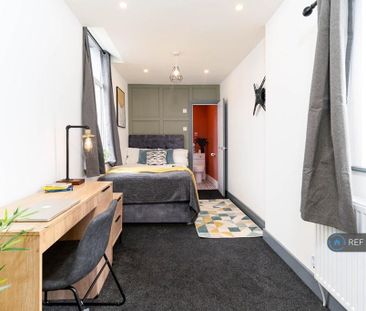 1 bedroom in a house share to rent - Photo 2