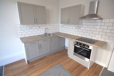 To Let 1 Bed Apartment - Photo 3