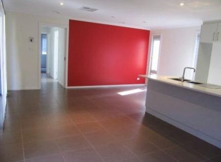 21 Bungle Bungle Crescent, Harrison ACT 2914 - House For Rent | Domain - Photo 2