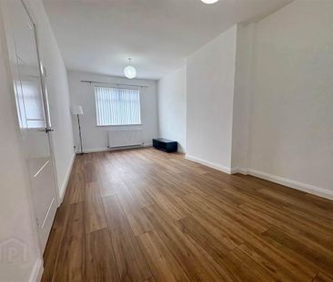 13 Mayfair Avenue, Cregagh, Belfast, BT6 9JA - Photo 3