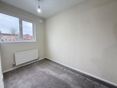 3 bedroom terraced house to rent - Photo 2