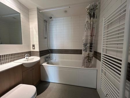 2 bedroom flat to rent - Photo 5