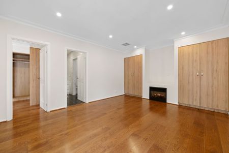 Polished perfection in coveted Glen Waverley locale - Photo 4