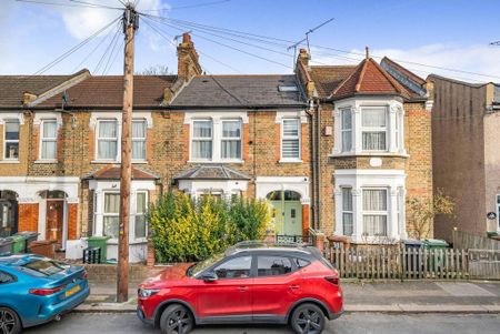 3 bedroom flat to rent - Photo 4