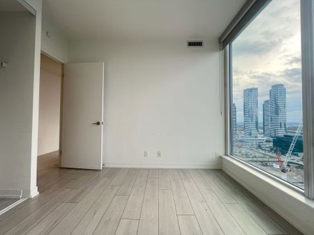 For Lease - 5 Buttermill Avenue Unit# 2609, Vaughan, Ontario - Photo 5