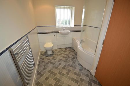 2 bedroom flat to rent - Photo 5