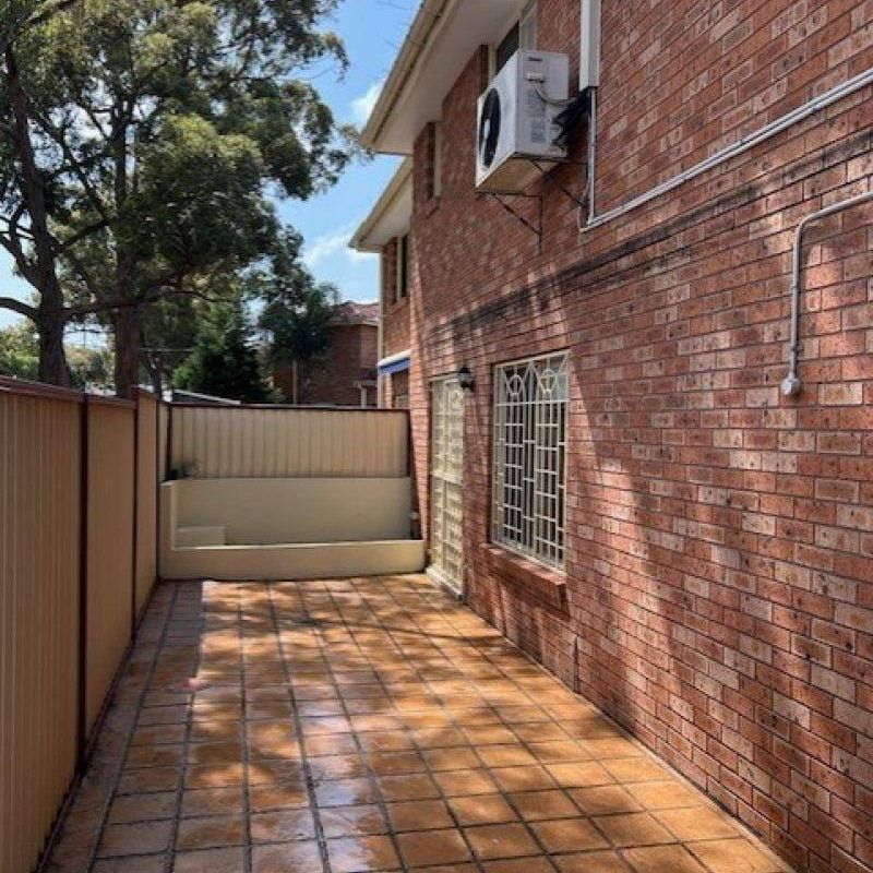 Split Level Townhouse - Photo 1