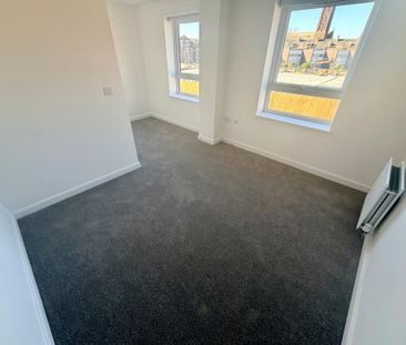 4 bedroom terraced house to rent - Photo 3